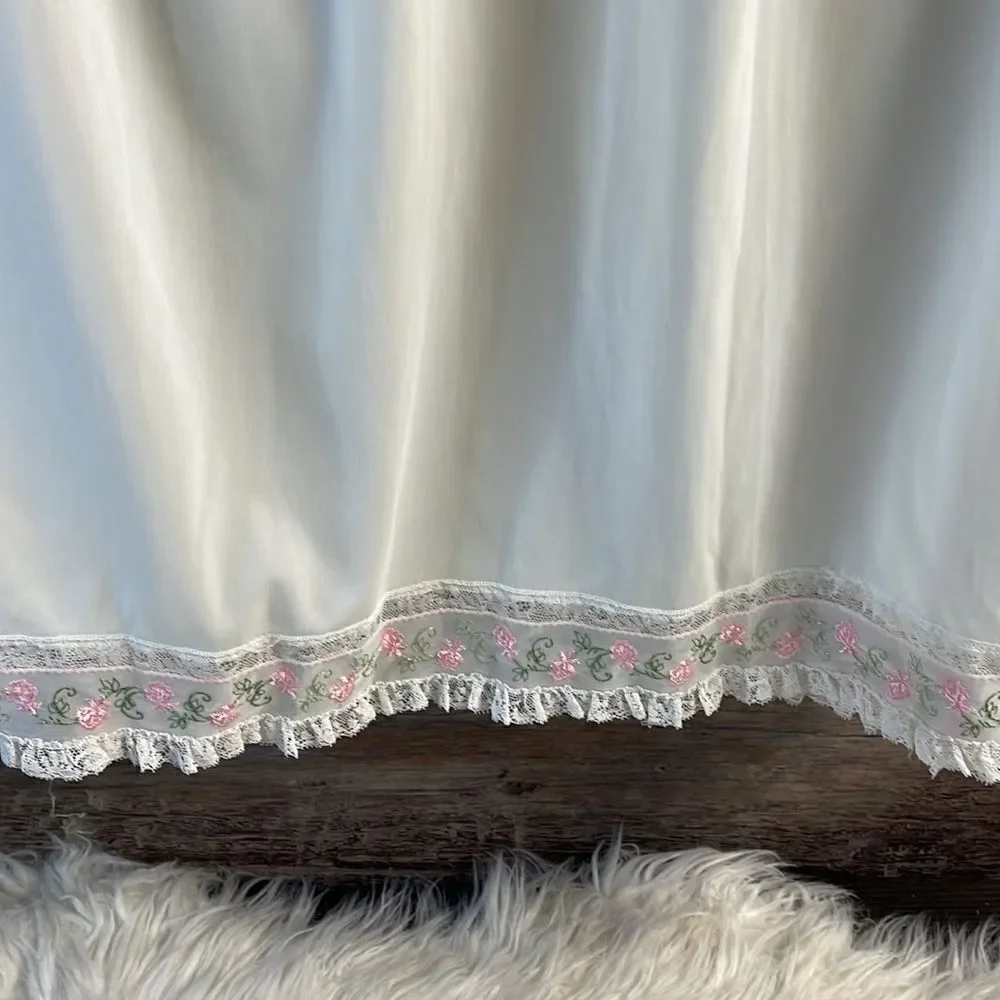 Komar Dainty Night Gown, Lace & Tiny Pink Roses&Greenery,Size Average L,Vintage